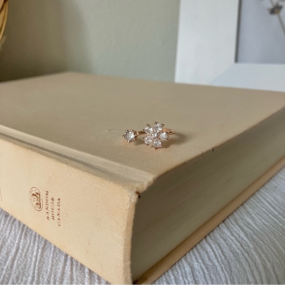 Vintage “April” Rosegold Rhinestone Floral Adjustable Ring Daisy Femme Classic - Picture 3 of 9